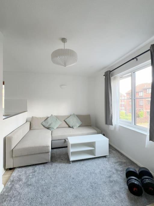 Colliers Wood 1 Bed South London Short Stay Mitcham Eksteriør billede